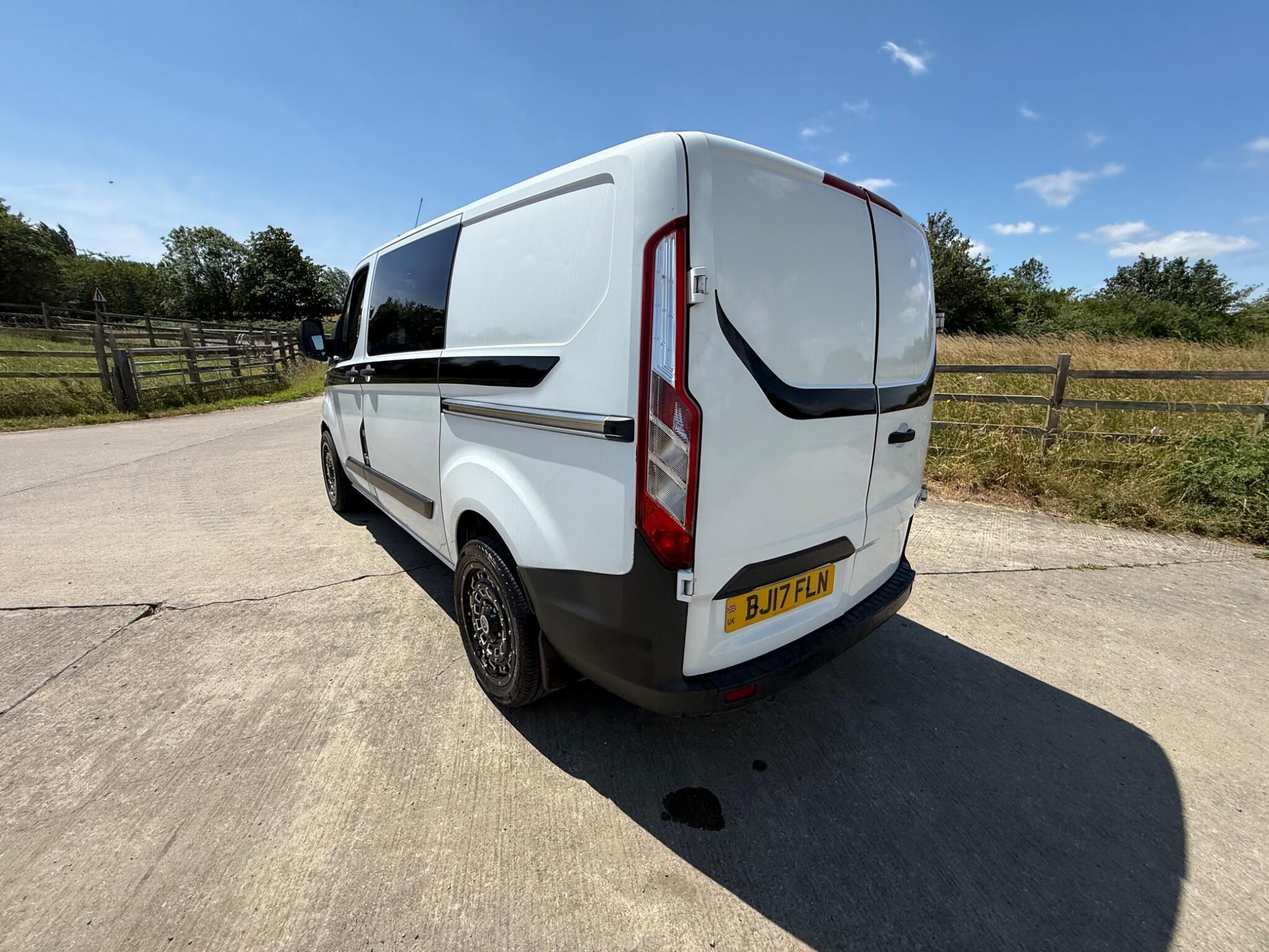 Ford Transit Custom 2.0 TDCi 290 L1 H1 5dr — photo 56 of 84